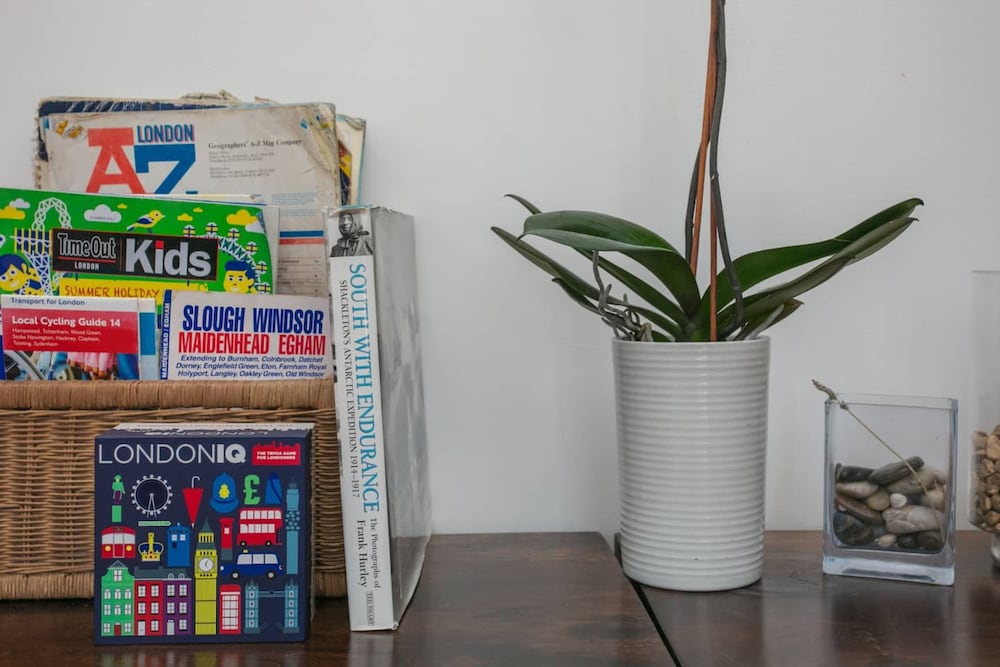 Фото Stunning 3 Bedroom House With Garden in Battersea