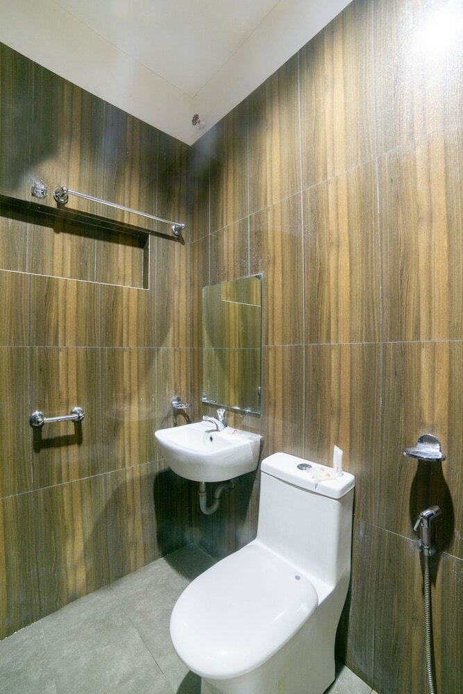 Фото Oyo 183 Jrjf Hotel