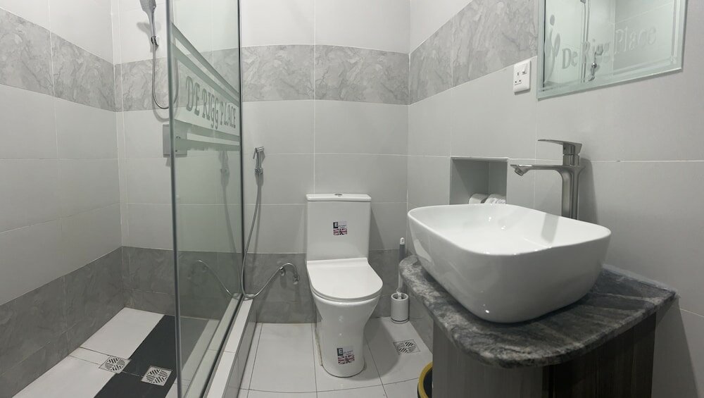 Фото De Rigg Place Victoria Island