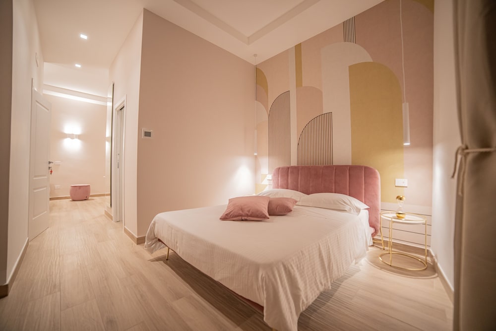 Фото La Banchina Luxury Suites