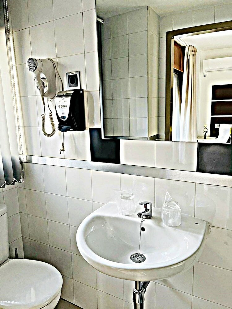 Фото Roisa Hostal Boutique