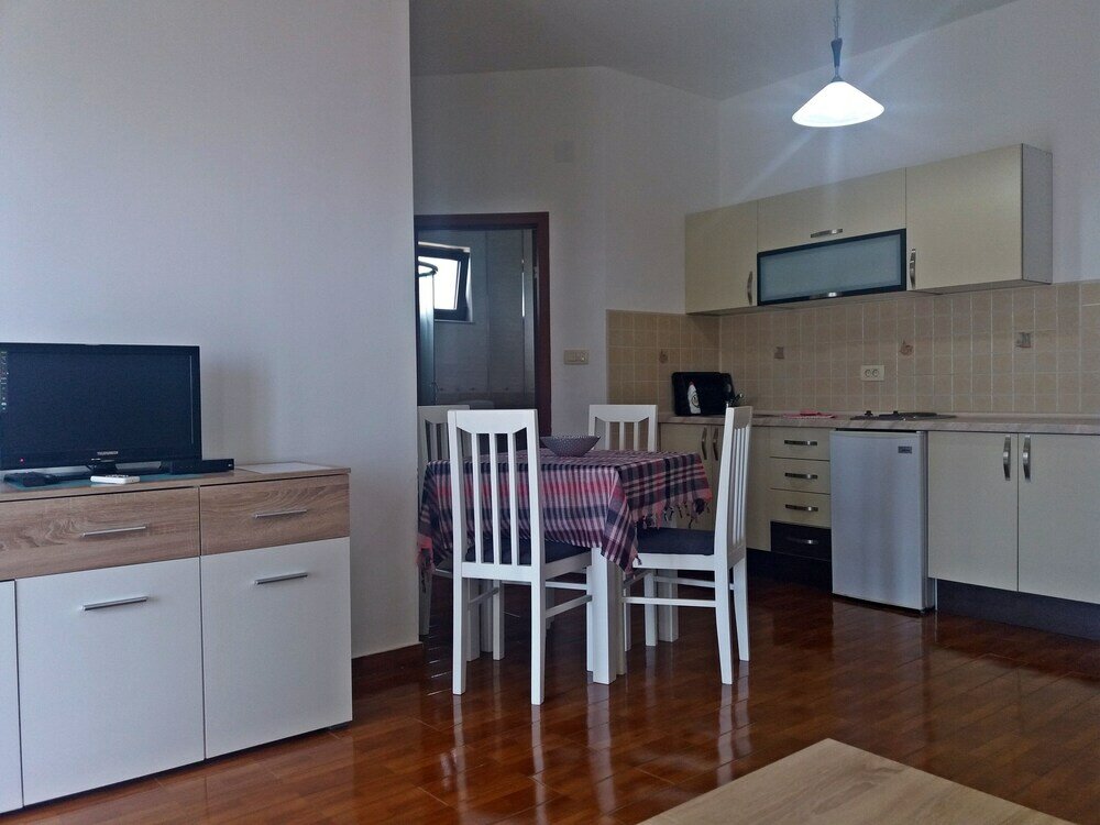 Фото Villa Oasis with swimming pool