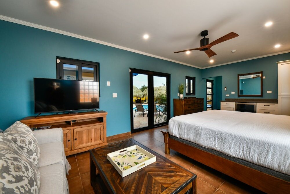 Фото Newly Renovated! Polynesian Themed in Noord!