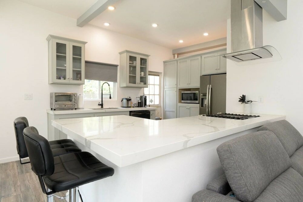 Фото Spacious House on Melrose w Private Backyard Gym