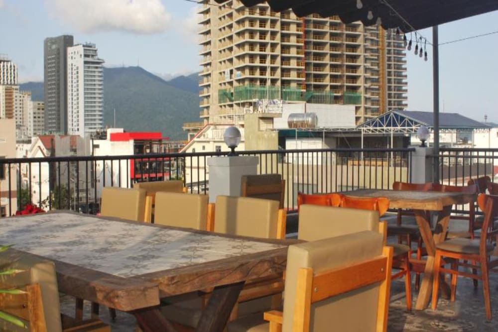 Фото Marigold Hotel And Apartment Da Nang