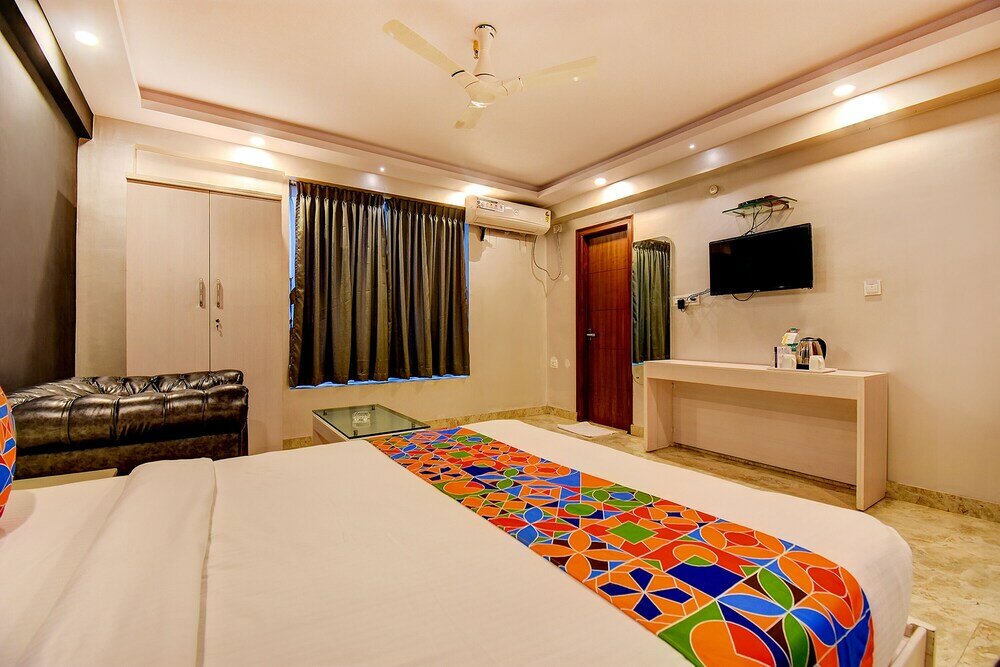 Фото Fabhotel Srk Platinum Inn