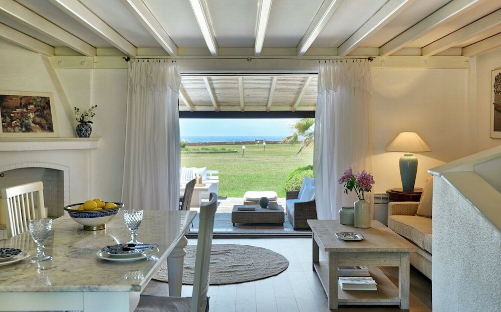 Фото Soleado Beachfront Villa