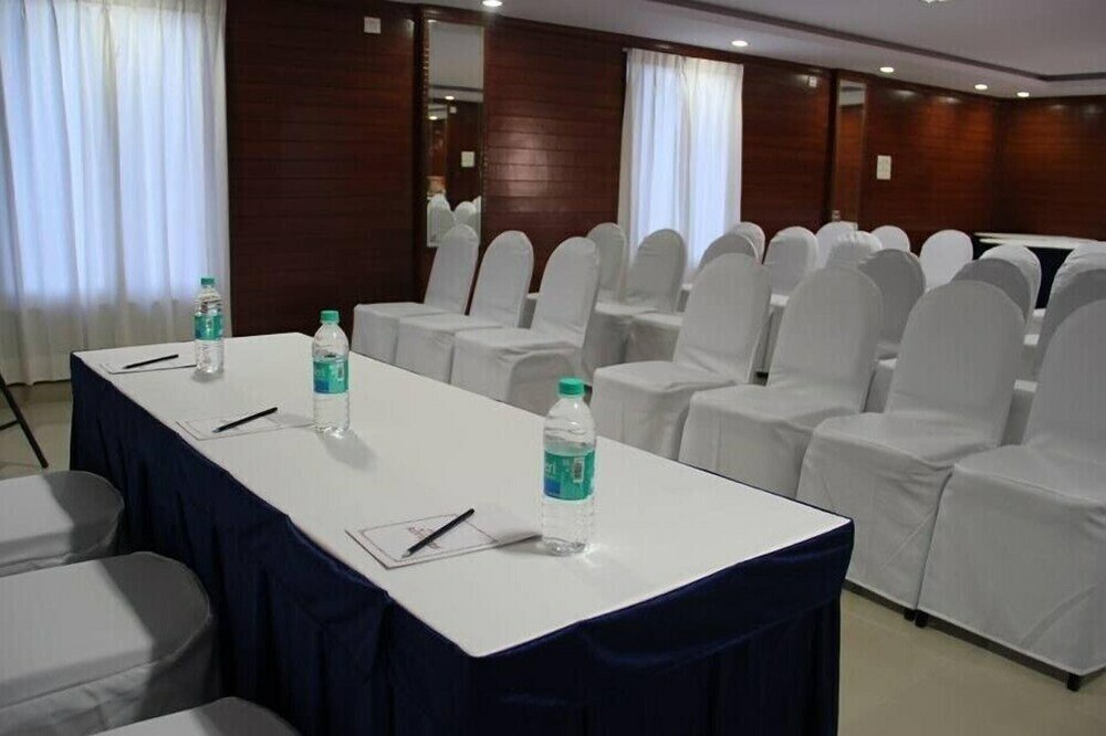 Фото Hotel Highsky - Outer Ring Road