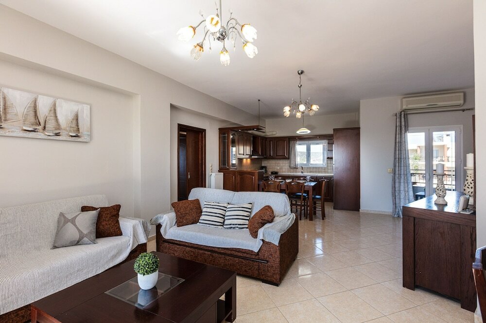 Фото Helena's Aparthotel