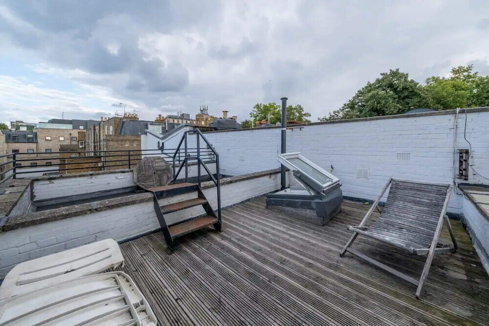 Фото Lovely 2 Bedroom Apartment With Great Transport Links