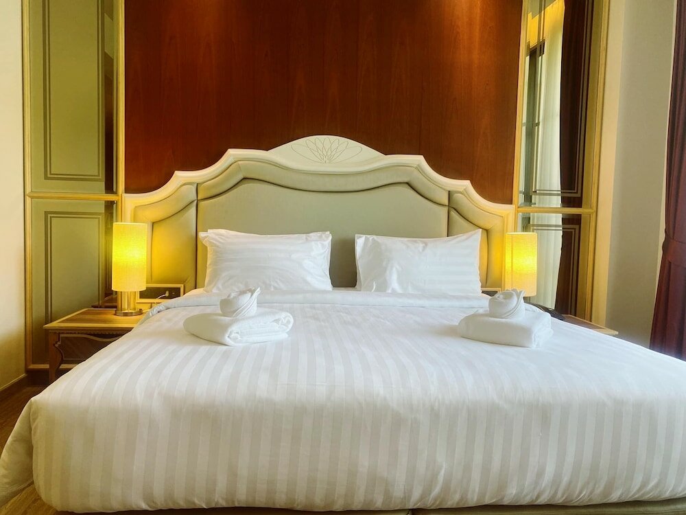 Фото Grand Lord Hotel& Residence