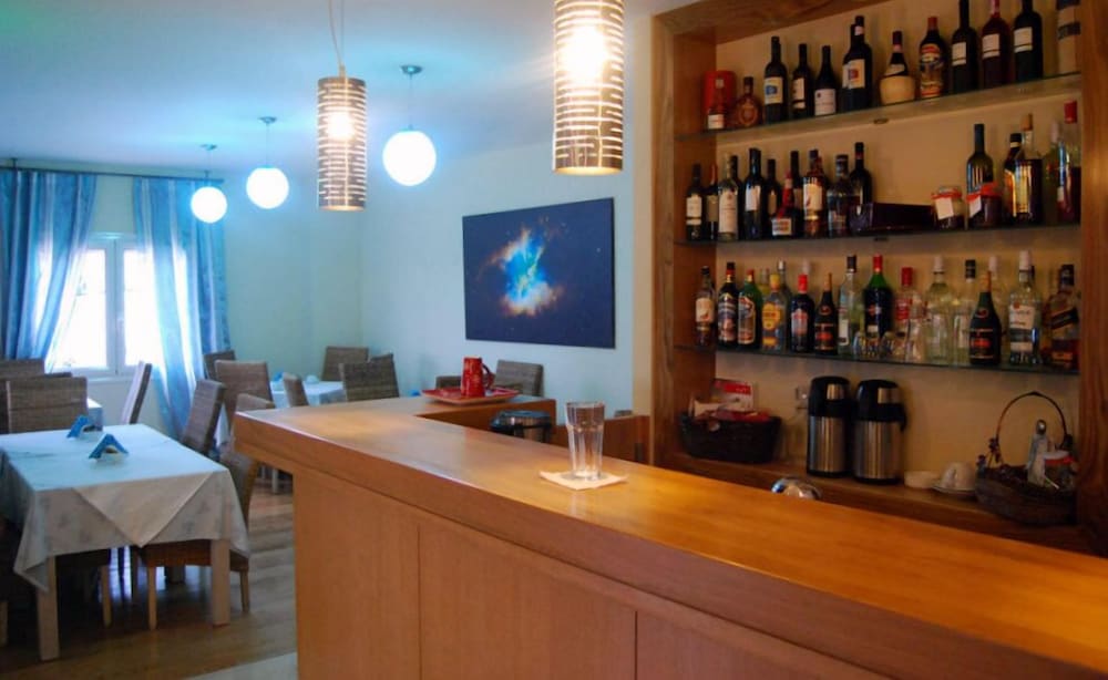 Фото Astrolabe Hotel