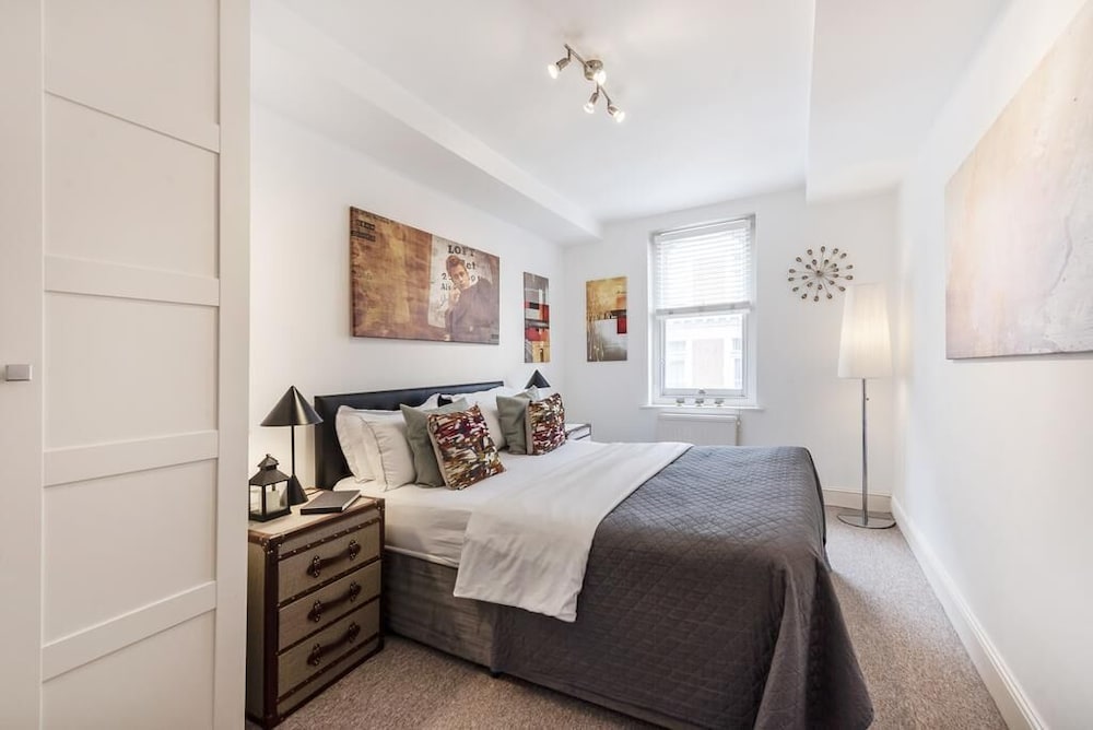 Фото Nassau Street