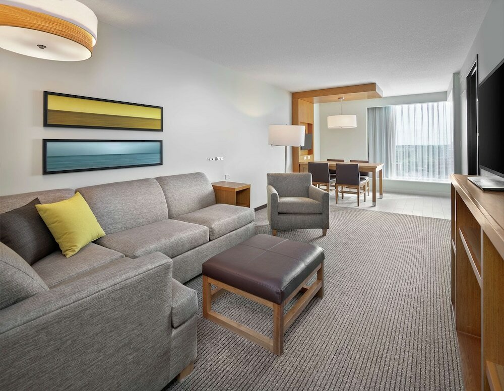 Фото DoubleTree by Hilton Edmonton Downtown