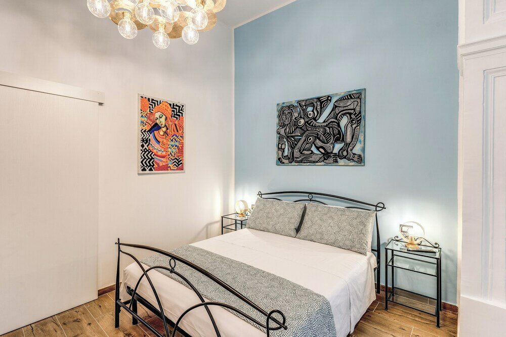 Фото The Quarters Naples Apartment