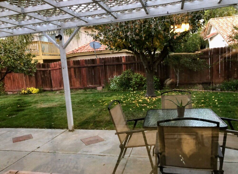 Фото Private bedroom in Country house near wineries