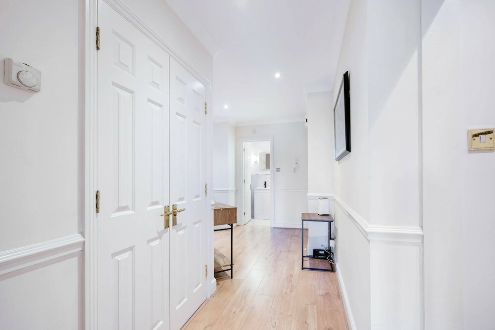 Фото Modern Bright Spacious 2 bed Barnet Apt