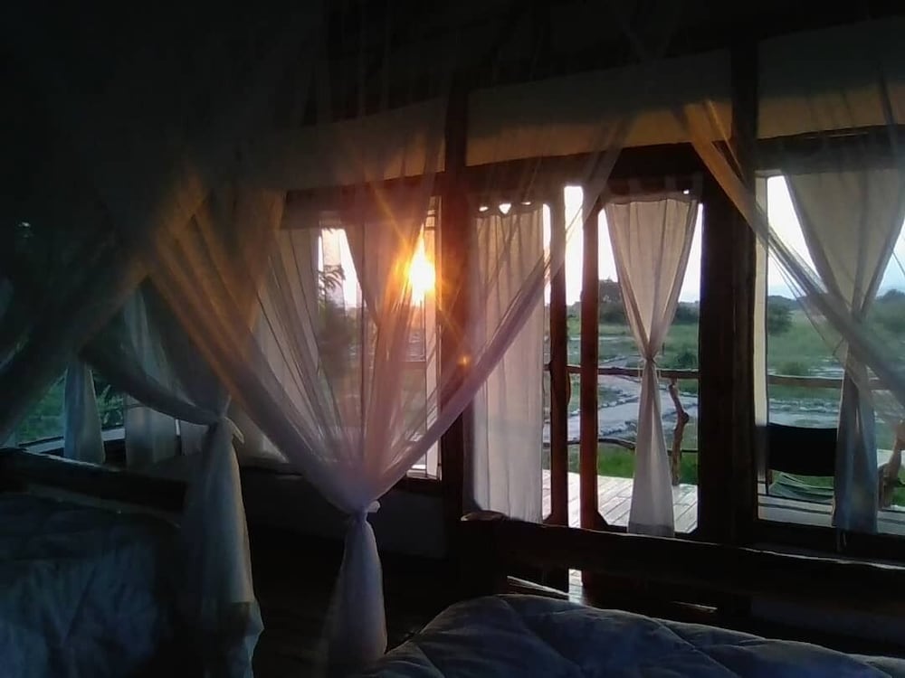 Фото Kazinga Wilderness Safari Camp