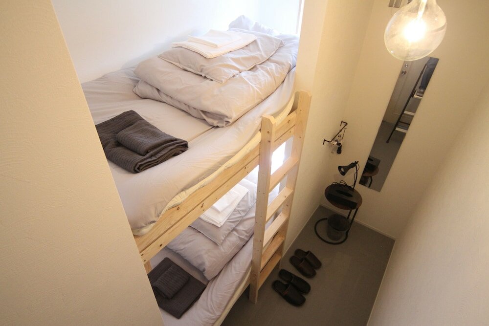 Фото Iza Kamakura Guest House & Bar