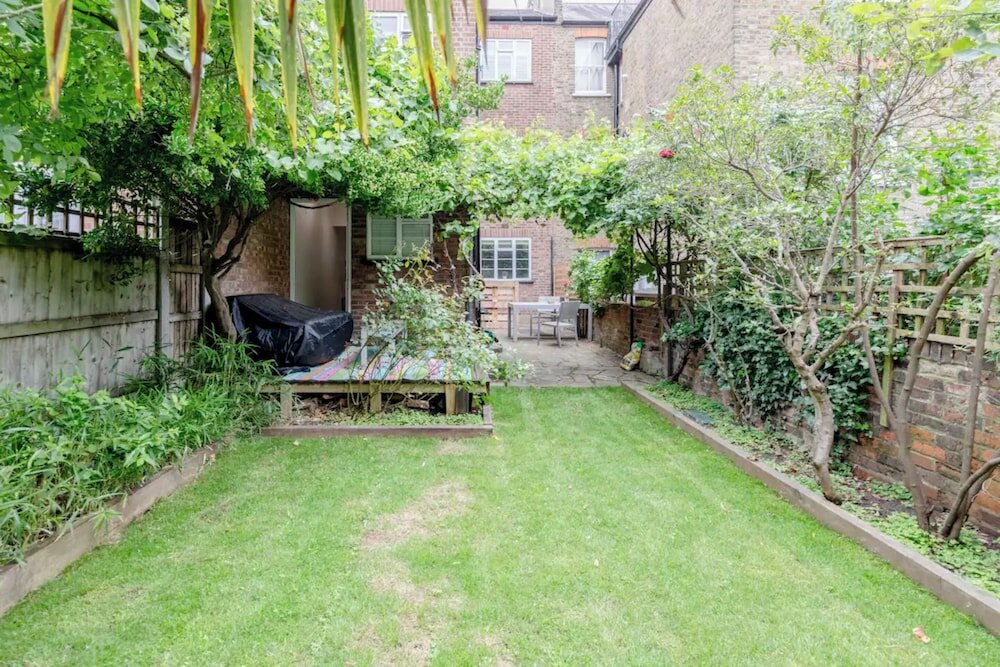 Фото Spacious 1bd Flat With Garden - Hampstead Heath