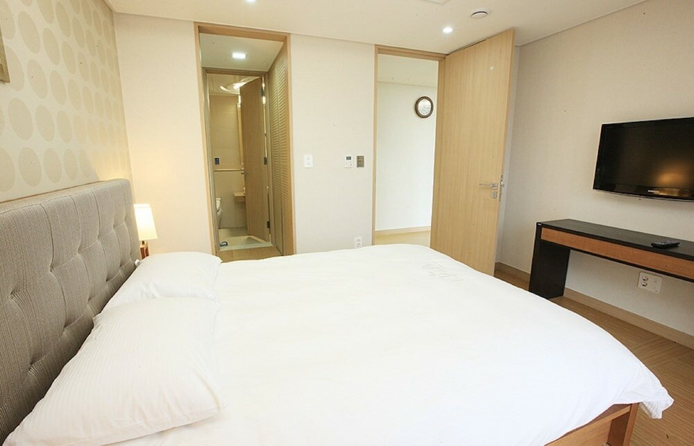 Фото High1 Condominium