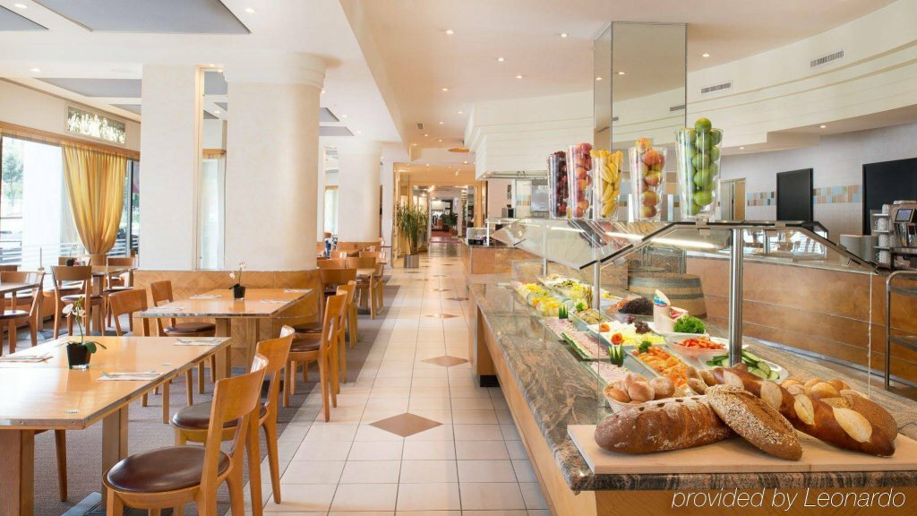 Фото Crowne Plaza Zurich