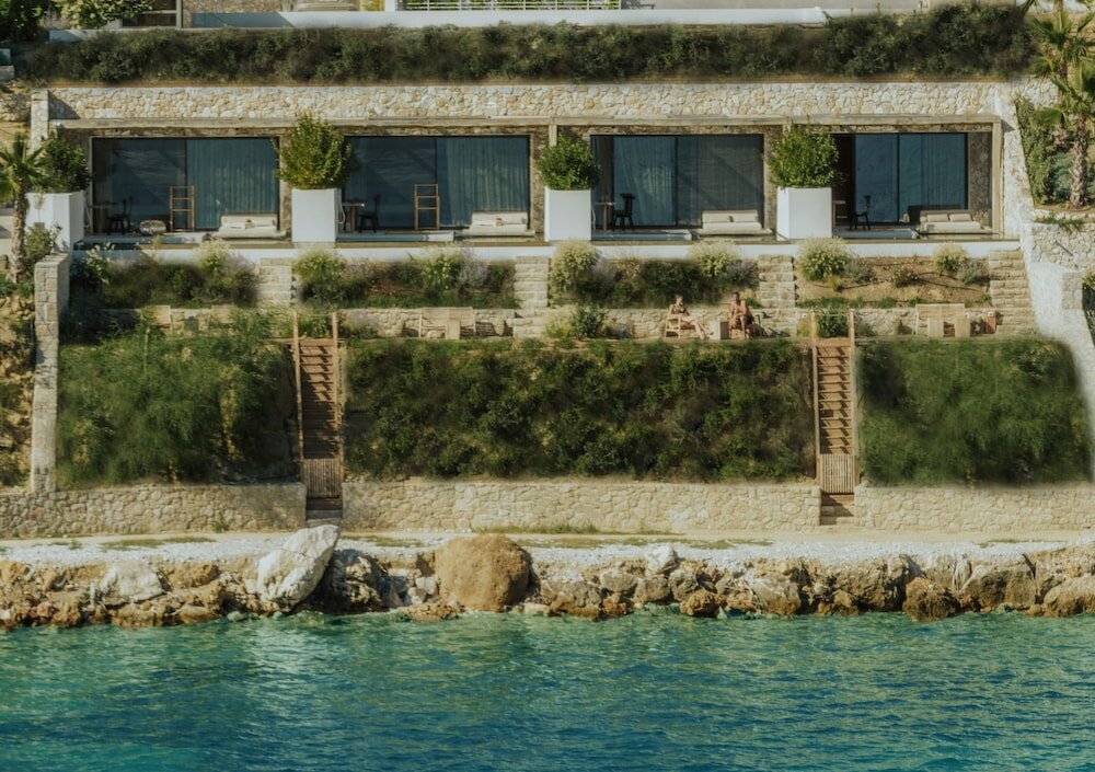 Фото Amethyst Selene Paleros