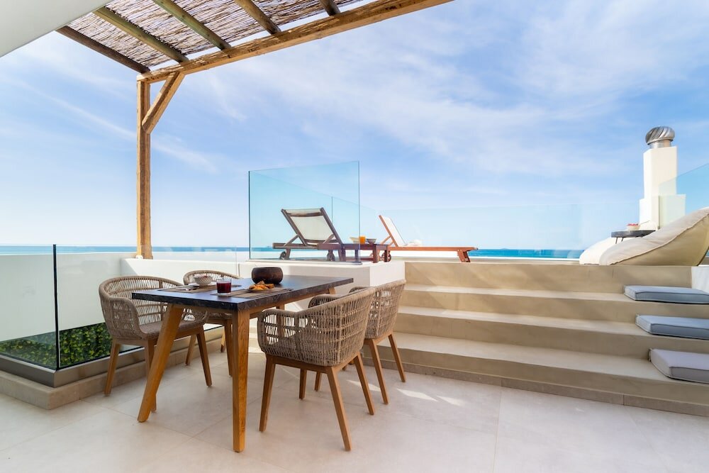 Фото Wave Suite by the Sea