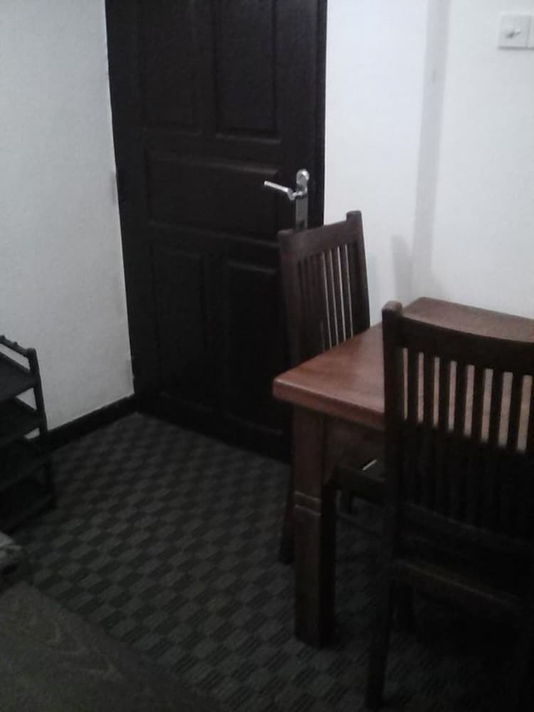 Фото Ashley Hills