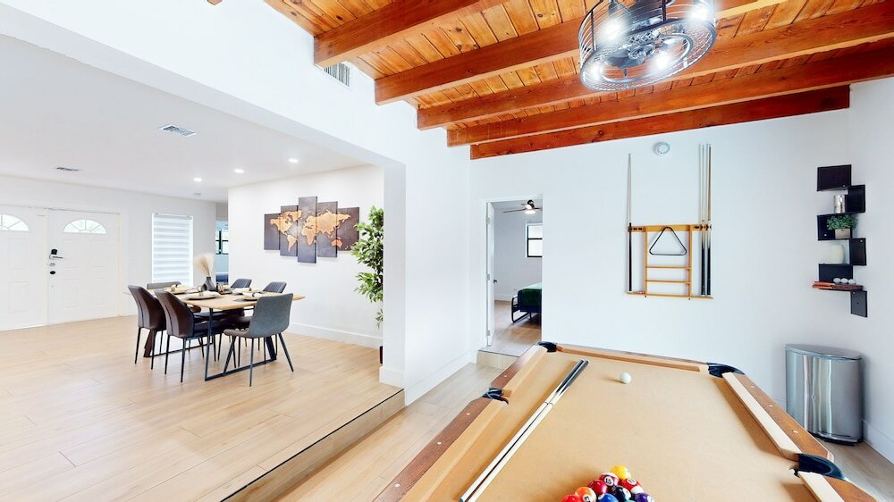 Фото Villa Camila 5br Luxury Home with Pool