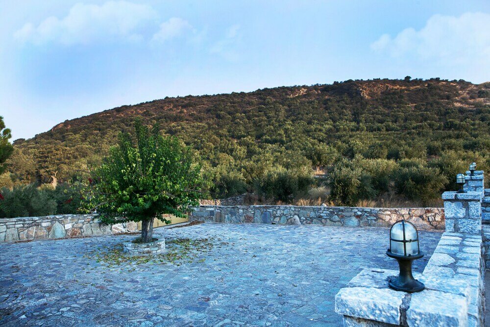 Фото Family Vacation home with Views in Heart of Mani