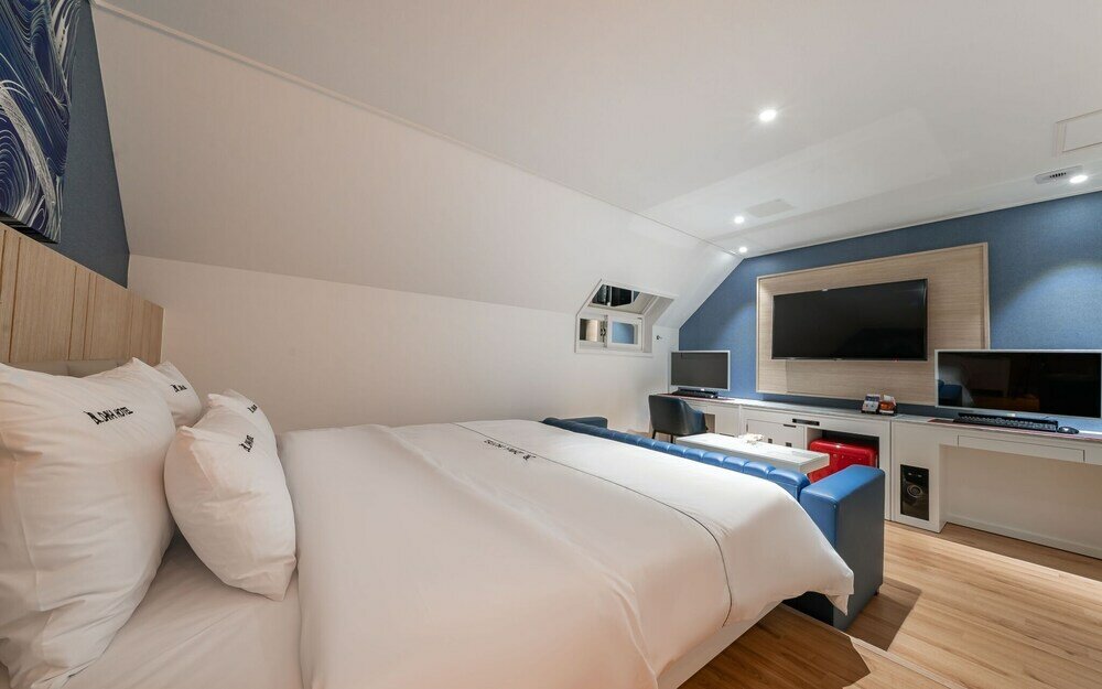 Фото Jongno Dana Hotel