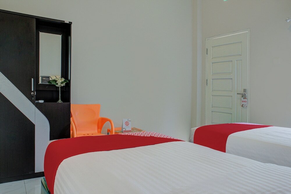 Фото Oyo 3266 Alifah Residence Syariah