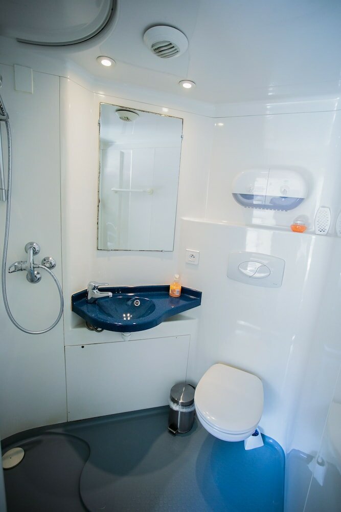 Фото St Christopher's Inn Bauhaus Budget Hotel - Hostel
