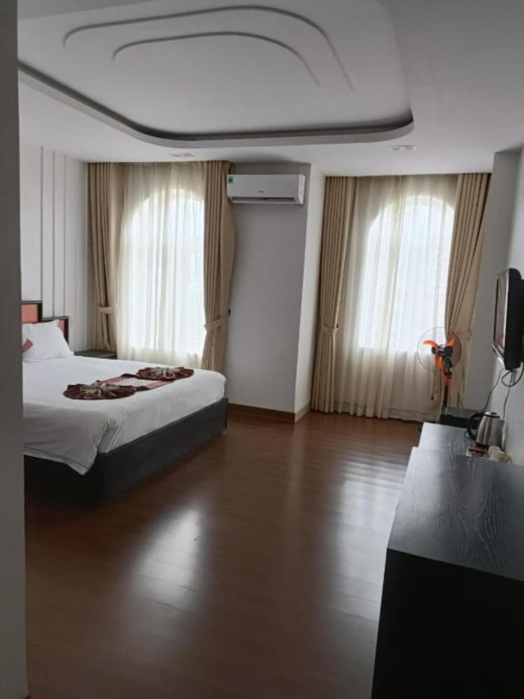 Фото Song Hong View Hotel