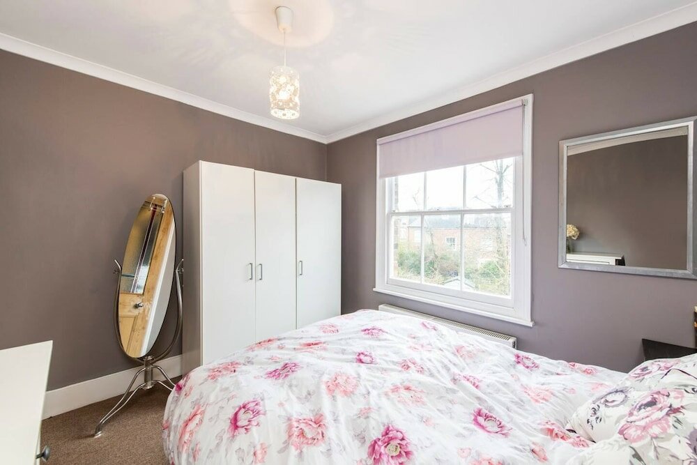 Фото Bright, Stylish 3bed Flat in West Hampstead
