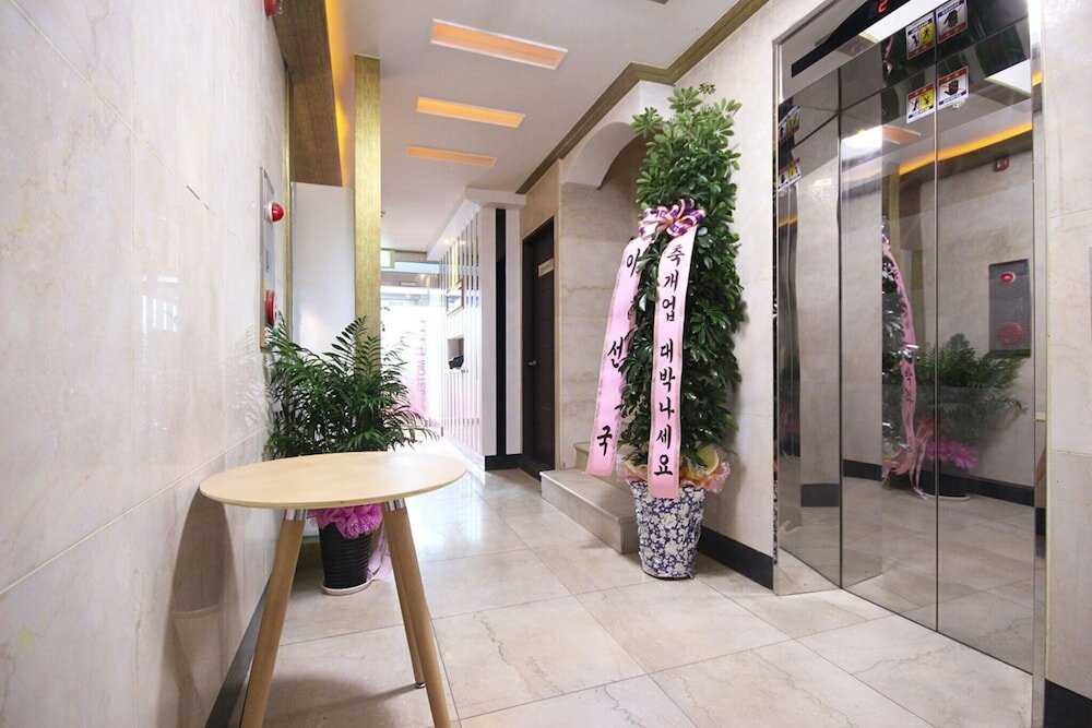 Фото Pohang Mundeok Elly