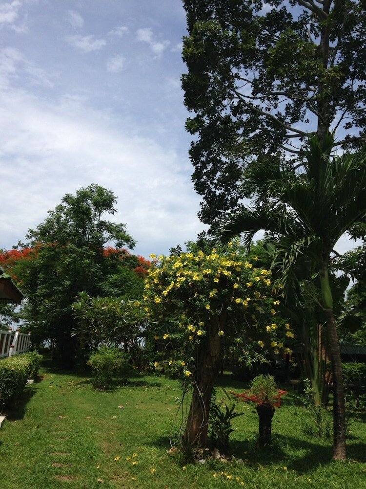 Фото Ruen Thai Rim Haad Resort