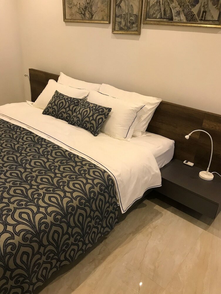 Фото Crown Properties