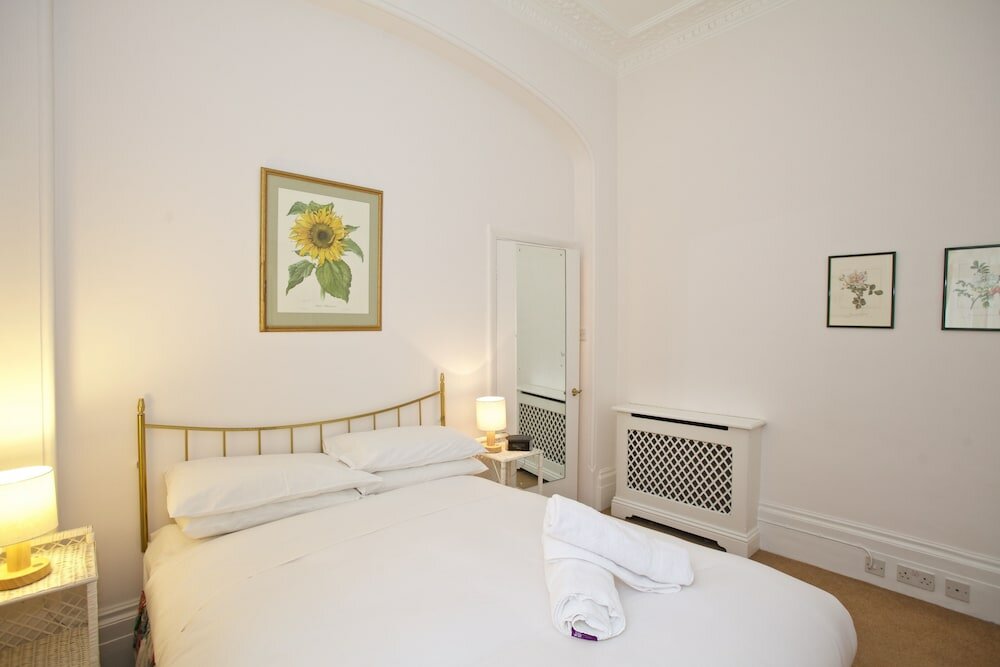 Фото A Place Like Home - Two Bedroom Apartment in Knightsbridge