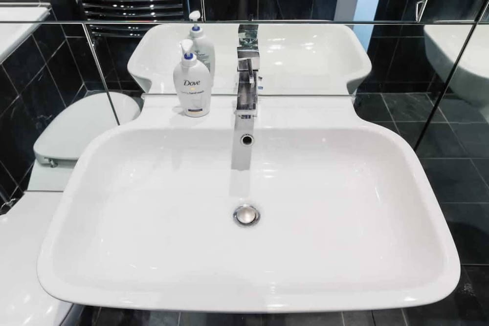 Фото Comfortable Apartment Earls Court