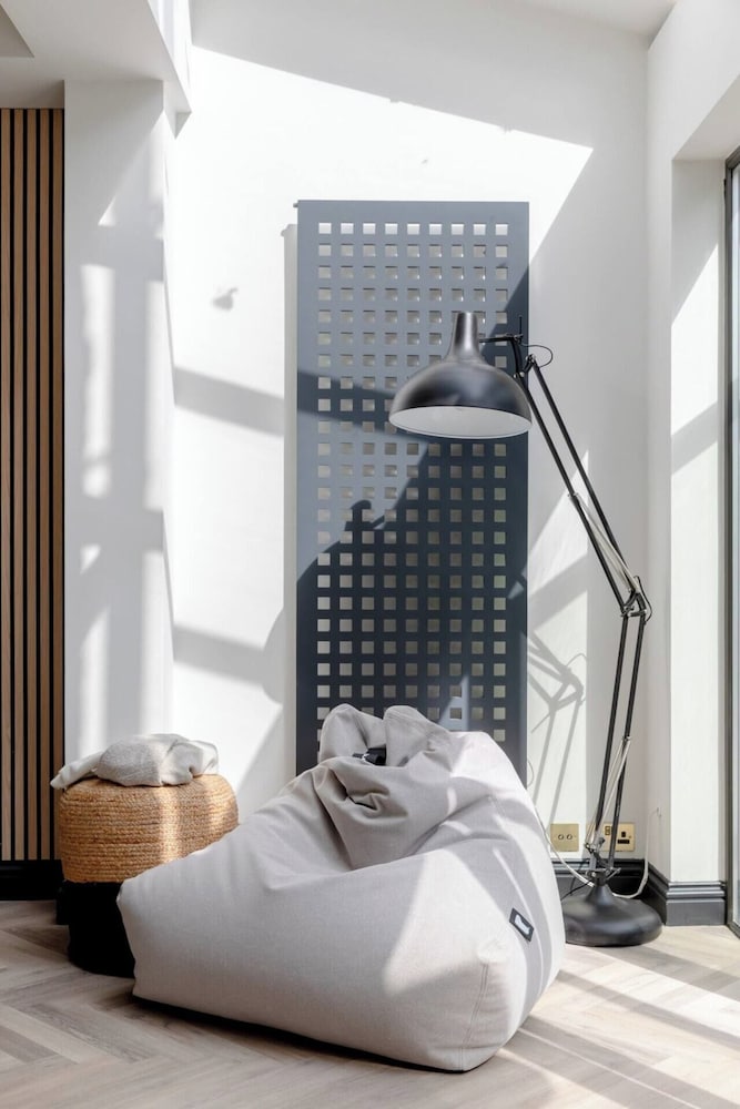 Фото Contemporary Elegance - 2bd Flat, Clapham!