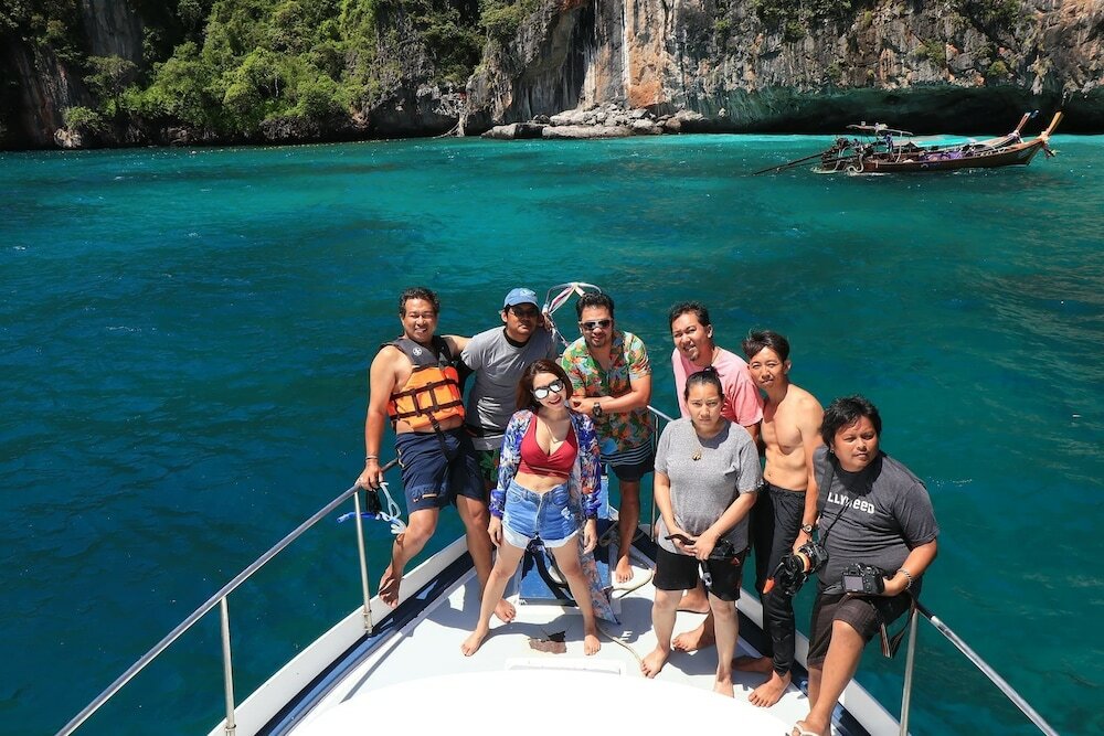 Фото Sincere Guest House & Restaurant - Hostel