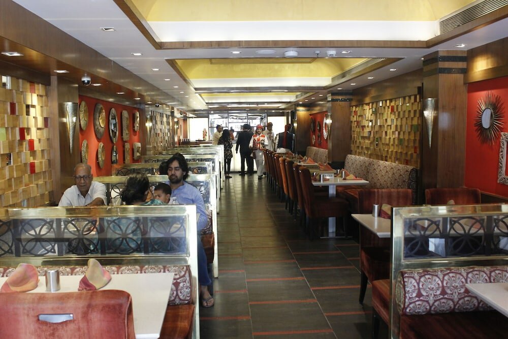 Фото Hotel Swati Deluxe