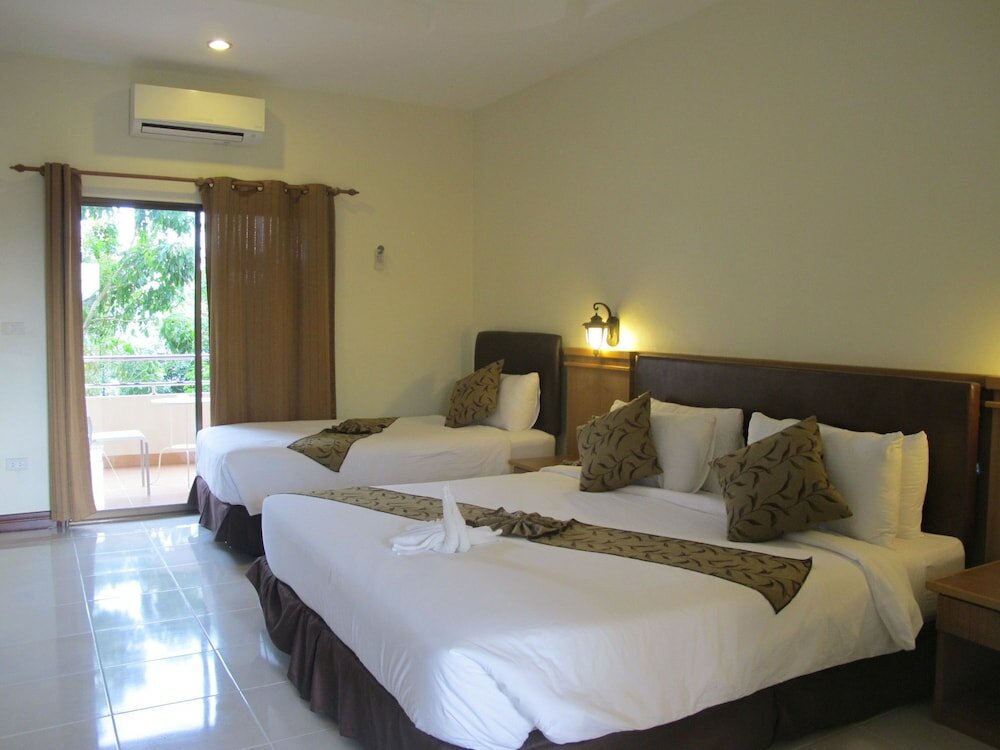 Фото Oyo Baan Tong Tong Pattaya Resort