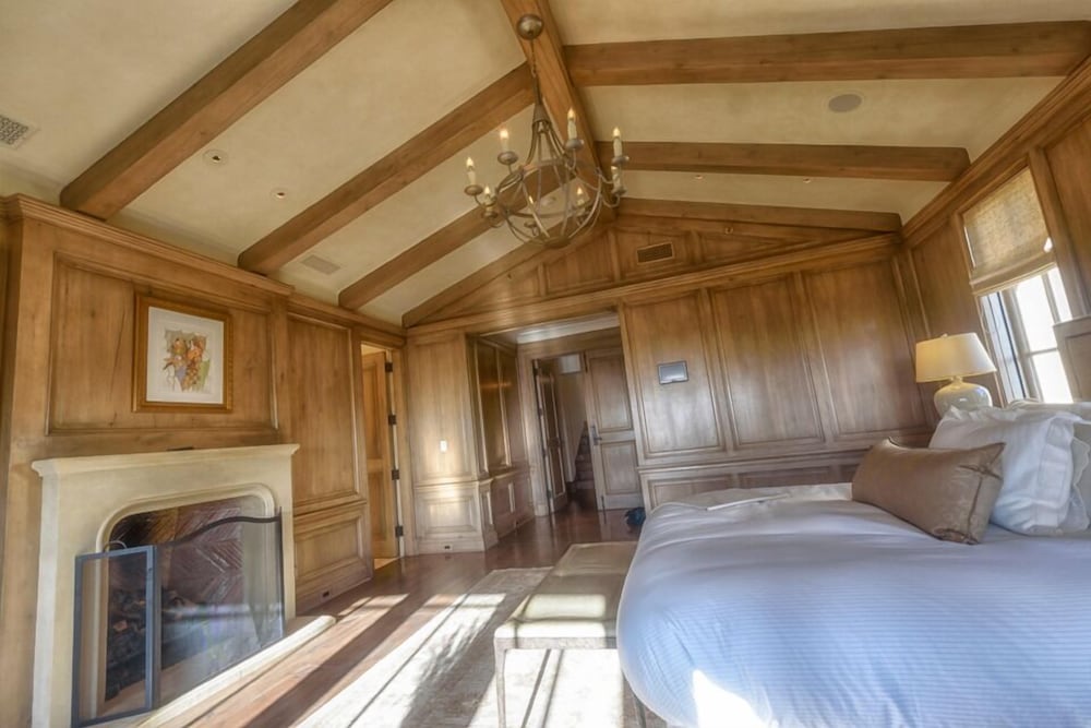 Фото Lx1: Chateau D' Renaitre - Carmel-by-the-sea Luxury Villa: