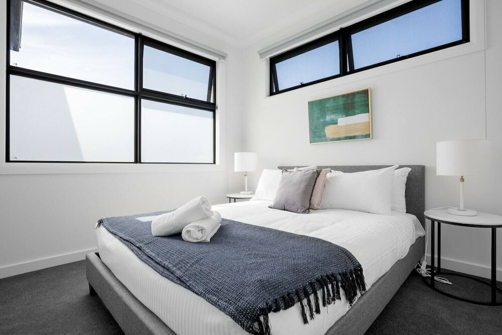 Фото WoW Factor! luxe 4br Townhouse@glen Waverley