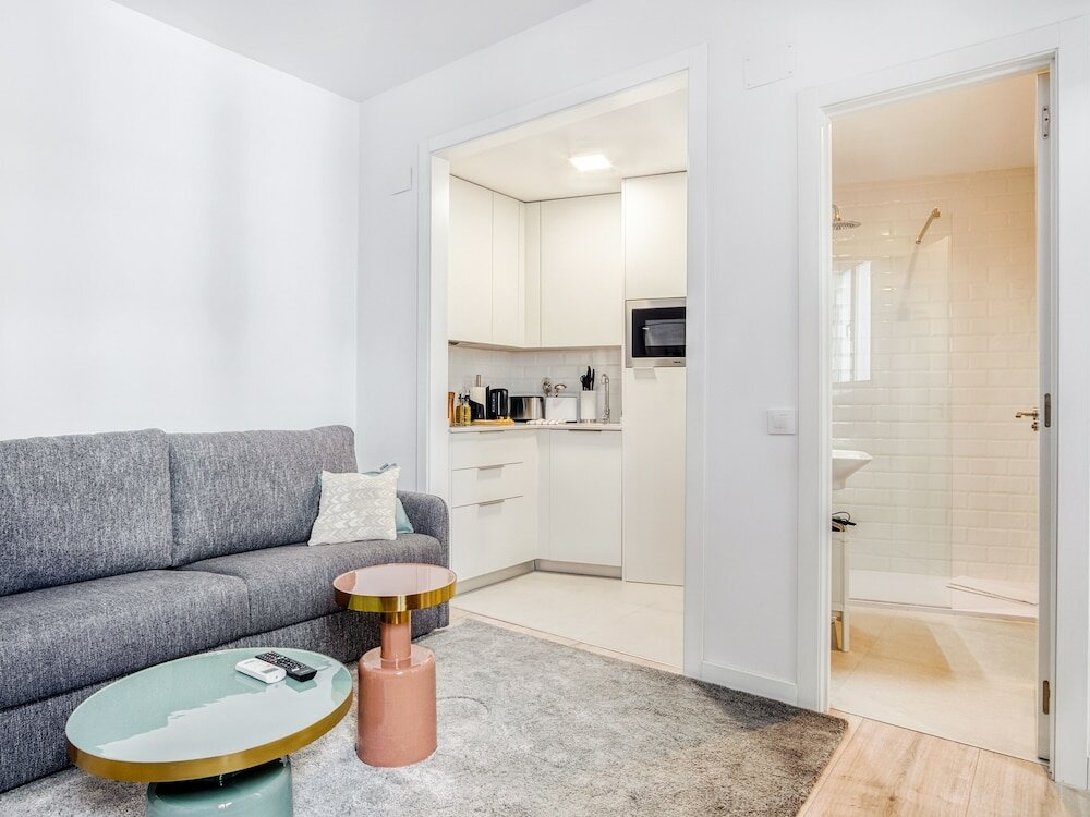 Фото Limehome Madrid Calle Ave María