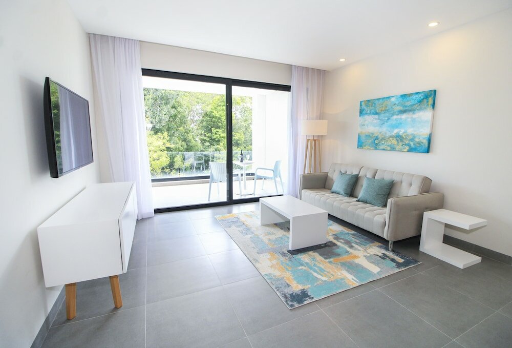 Фото Nick Price Apartments by Spot Rentals