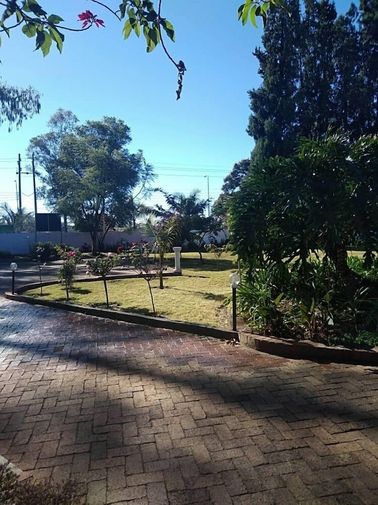 Фото Crown Inn Guest House